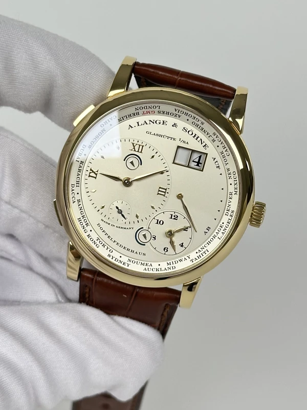A. Lange & Sohne Time Zone 41.9мм 116.021 4