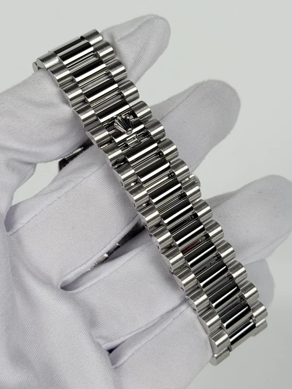 Rolex 40mm 228206-0002 4