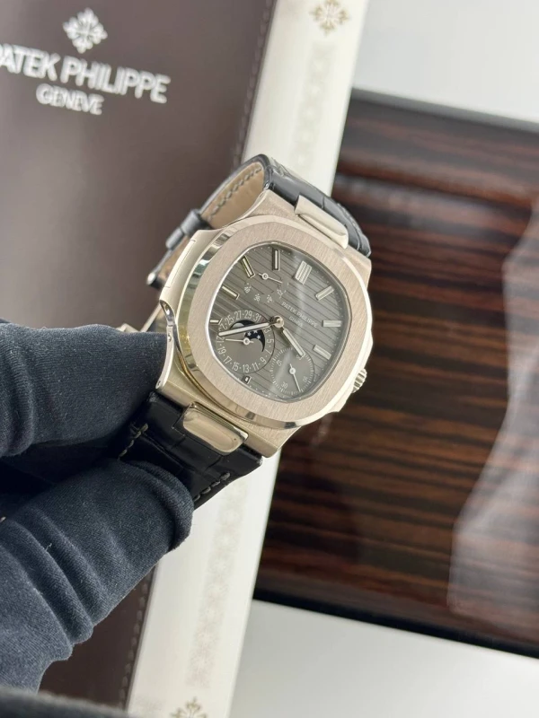 Patek Philippe 5712 5712G-001 4