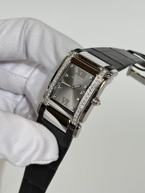 Patek Philippe 4920G 4920G-001 4