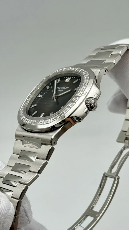 Patek Philippe Nautilus 5711/110P-001 9