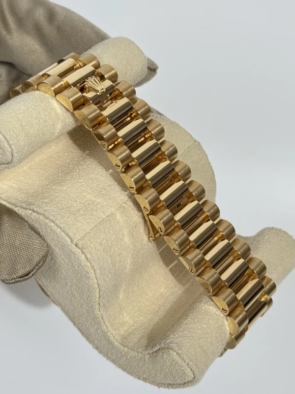 Rolex 40 mm Yellow Gold 228238-0006 4