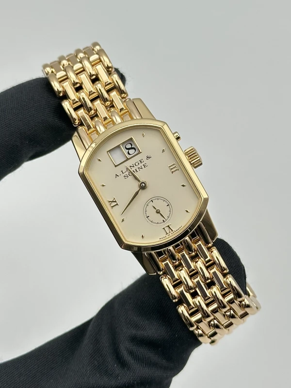 A. Lange & Sohne Arcade 36mm 153.002 2