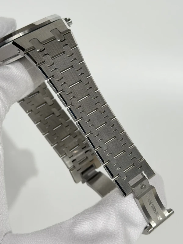 Audemars Piguet Royal Oak Selfwinding Chronograph 38 mm 26715ST.ZZ.1356ST.01 5