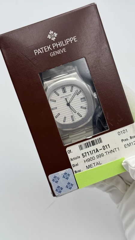 Patek Philippe 5711 5711/1A-011 3