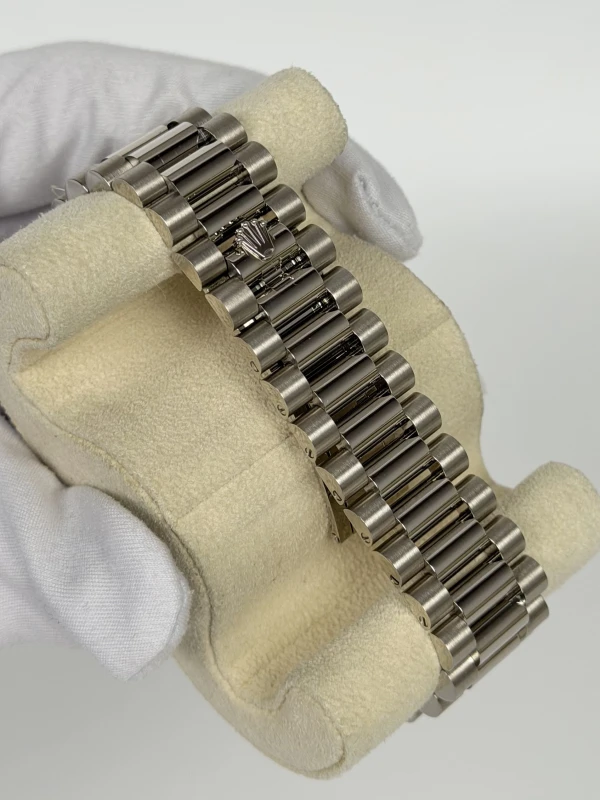 Rolex 40MM WHITE GOLD 228239-0033 4