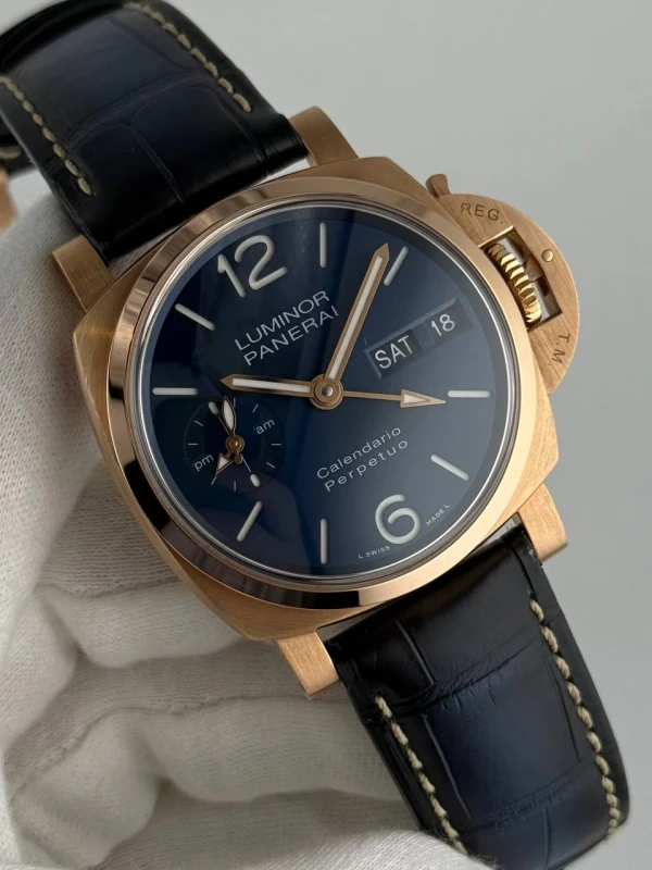 Panerai Perpetual Calendar Goldtech™ PAM00742 5