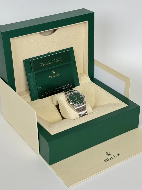 Rolex Perpetual 36 126000-0005 5