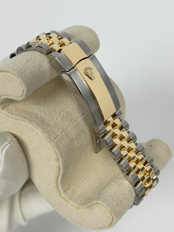 Rolex 41 mm, Oystersteel and yellow gold 126333-0012 4