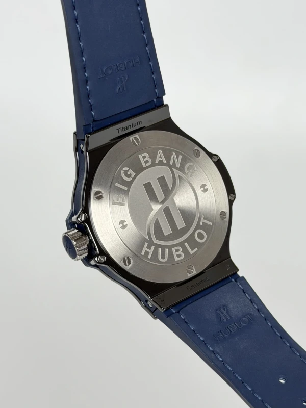 Hublot Ceramic Blue Diamonds 38mm  361.CM.7170.LR.1204 7