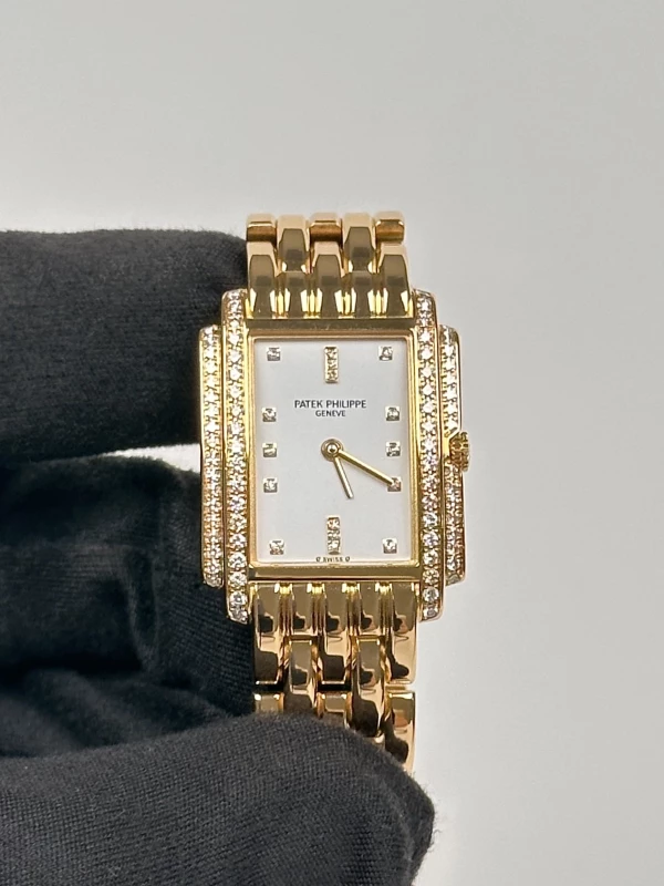 Patek Philippe 4825J/101J 3