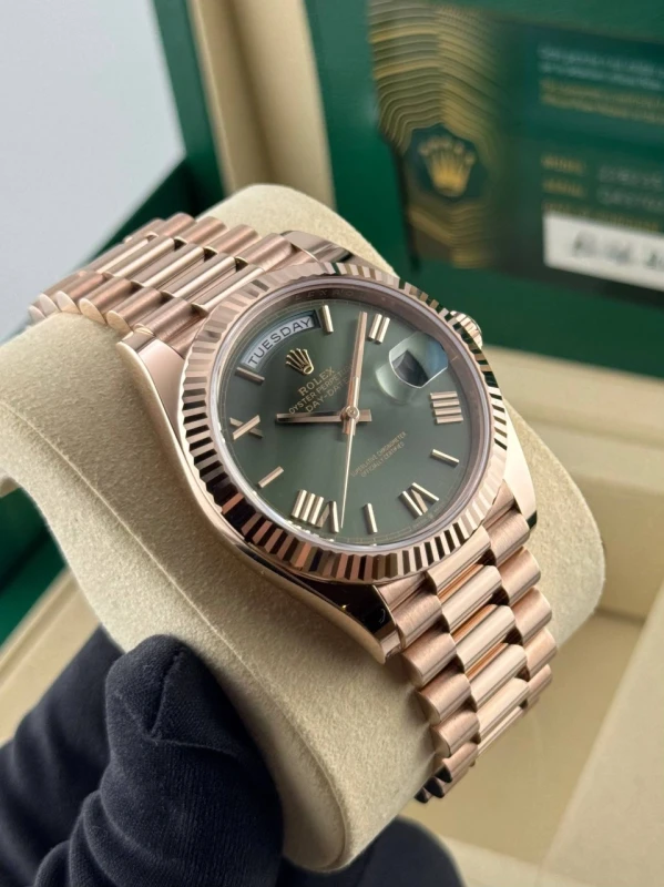 Rolex 40 mm Everose Gold 228235-0025 3