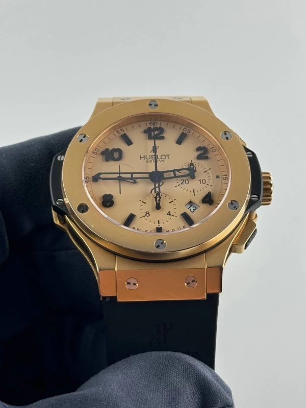 Hublot Rose Gold Mat 301.PI.500.RX 8