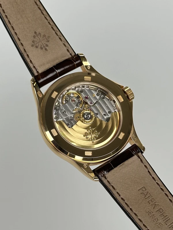 Patek Philippe 5107 5107R-001 9