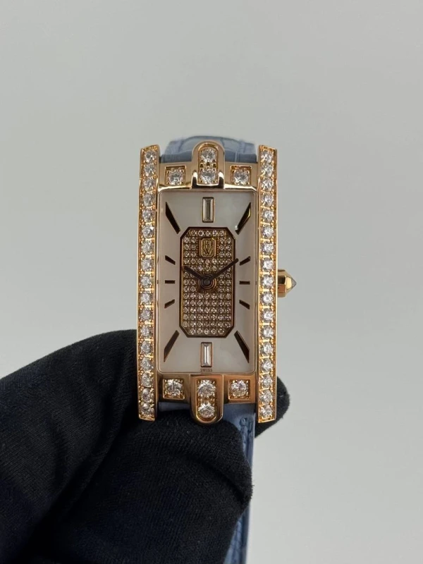 Harry Winston 330/LQRL.MD01/D3.1 2