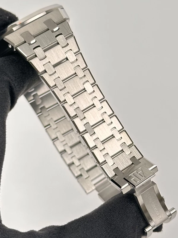 Audemars Piguet Royal Oak Automatic 37mm 15451ST.ZZ.1256ST.01 6