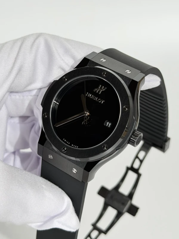 Hublot Classic Fusion Black Magic 542.CX.1270.RX.MDM 4