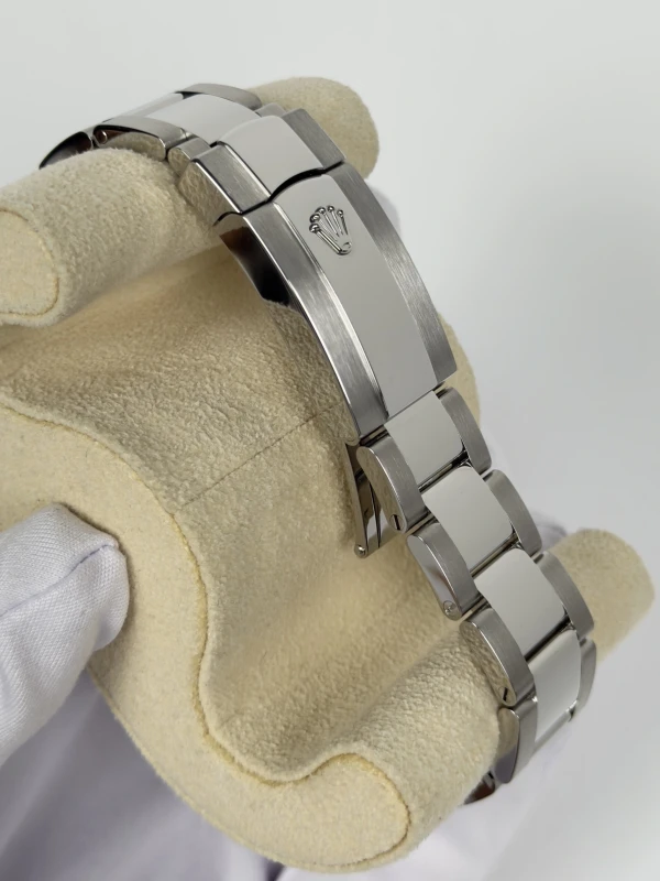 Rolex 41 steel 126300 TUN 4