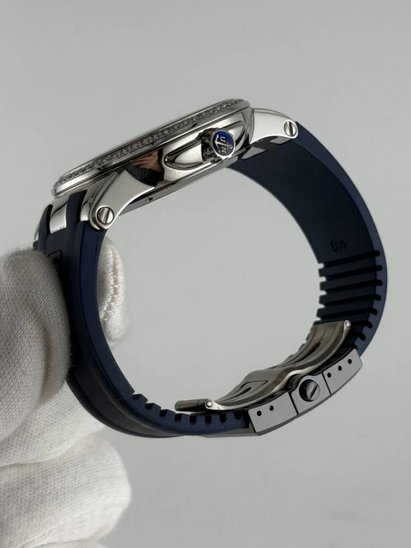 Ulysse Nardin Dual Time 243-00B/43 6