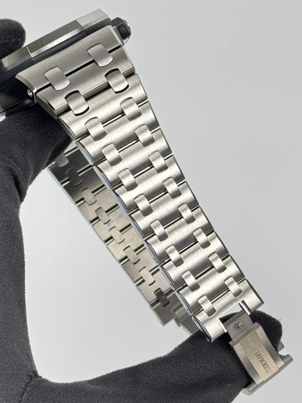 Audemars Piguet Chronograph 42mm 26238TI.OO.2000TI.01 6