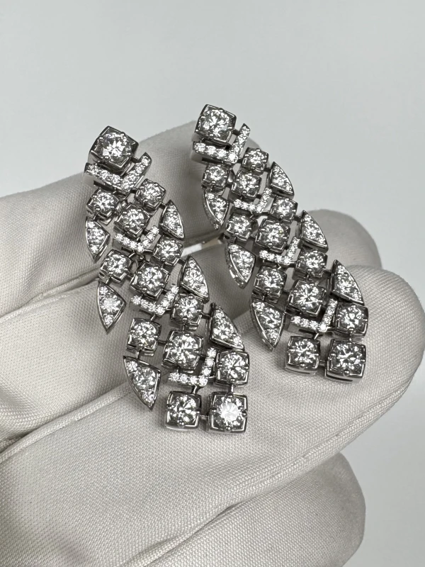 Graff WHITE ROUND DIAMONDS 5.61 CT EARRINGS RGE2191 4