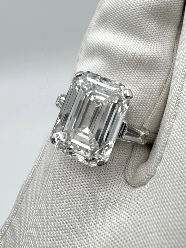 Bvlgari BVLGARI EMERALD DIAMOND 7.02 CT D/FLAWLESS RING (GIA) EXEX BVG7.02CT 6