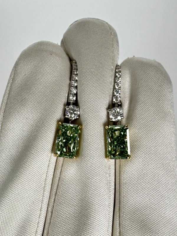 No name RADIANT DIAMOND 2.09-2.13 CT FANCY VIVID GREEN*/VVS2-VS1 EARRINGS (GIA) nn2.09-2.13 ct FVG/VS1 5
