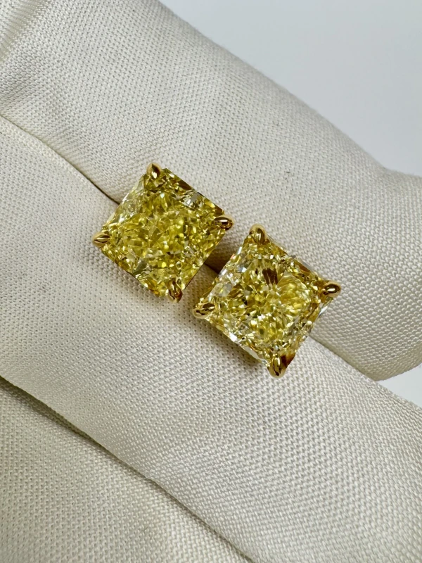 No name RADIANT DIAMOND 3.01-3.08 CT FANCY YELLOW/VVS2-VS1 EARRINGS NN3.01-3.08 CT FY/VVS2-VS1 7