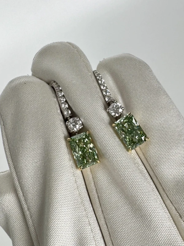 No name RADIANT DIAMOND 2.09-2.13 CT FANCY VIVID GREEN*/VVS2-VS1 EARRINGS (GIA) nn2.09-2.13 ct FVG/VS1 7