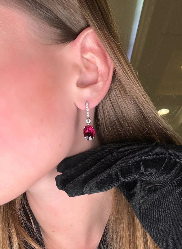 No name С РУБЕЛЛИТАМИ 4.37 СТ-4.69 СТ VIVID PURPLISH RED/VS 4.37 CT - 4.67 CT 8