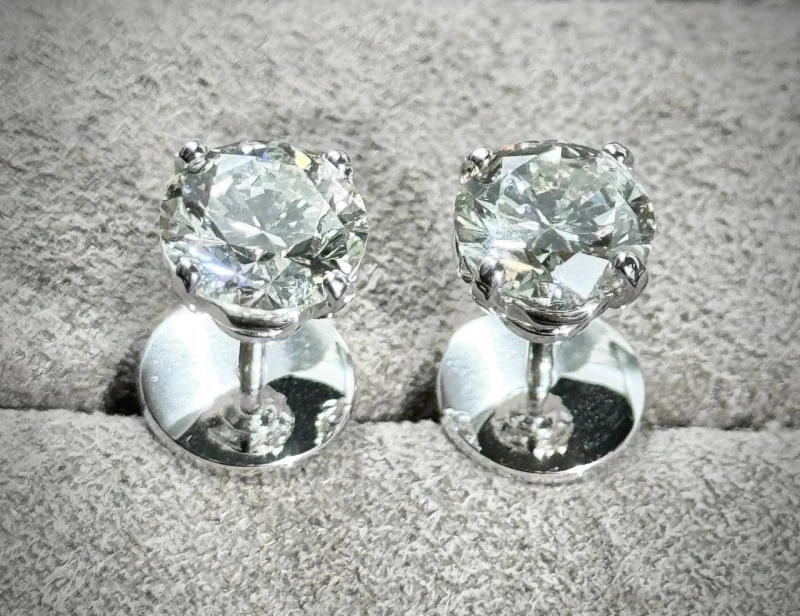 Earrings without a brand ROUND DIAMOND STUDS 1.53 - 1.72 CT L/SI1 (HRD) 1.53-1.72 CT L/SI1 HRD 4