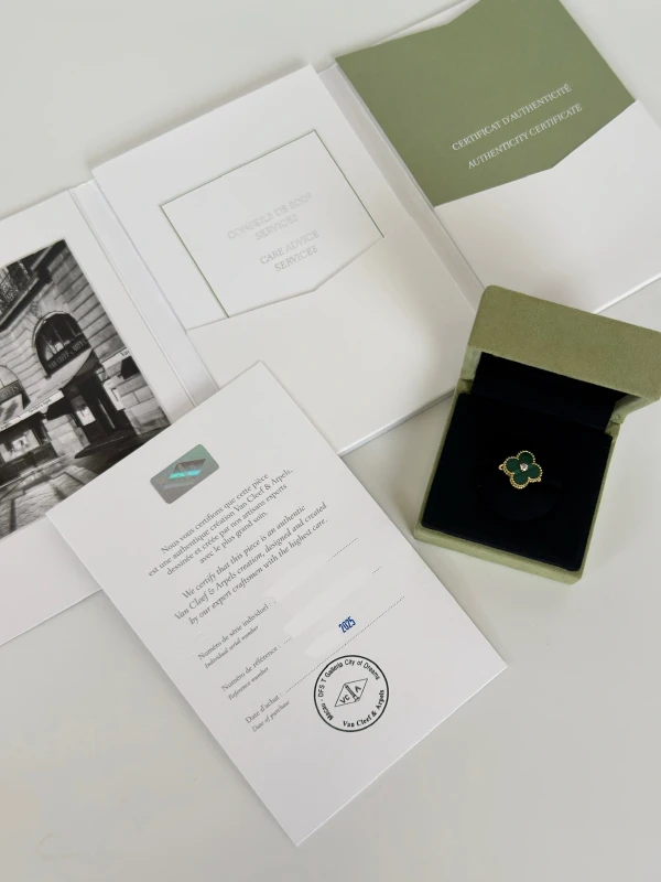 Van Cleef & Arpels VINTAGE ALHAMBRA RING, MALACHITE (SIZE 53) VCARO3QM53 4
