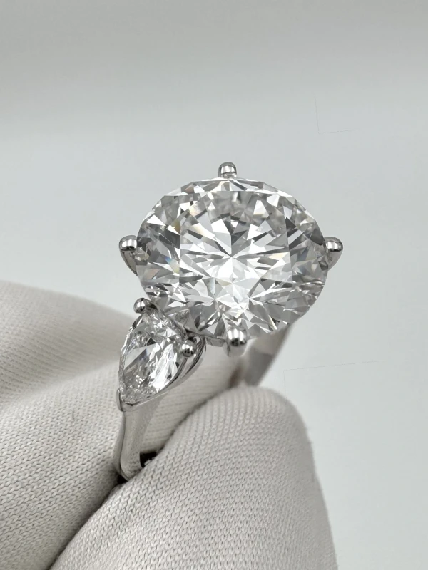 No name ROUND DIAMOND 5.39 CT E/VVS2 RING (GIA) NN5.39ct 5