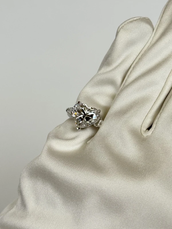 Earrings without a brand HEART DIAMOND 5.02 CT D/INTERNALLY FLAWLESS RING (GIA) NN5.02D/IF 4