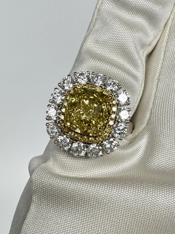 Earrings without a brand CUSHION DIAMOND 4.01 CT FANCY BROWNISH YELLOW RING (GIA) NN4.01CT 3