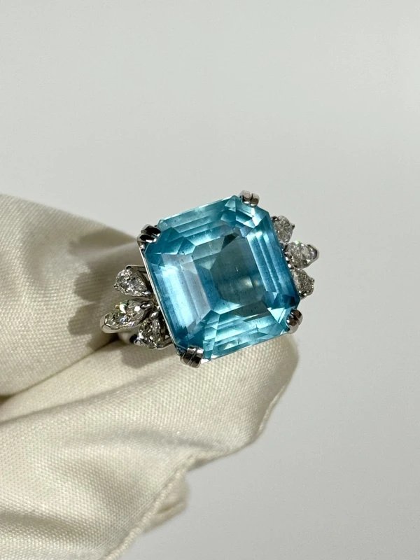 No name С АКВАМАРИНОМ 15.22 CT 15.22 CT 3