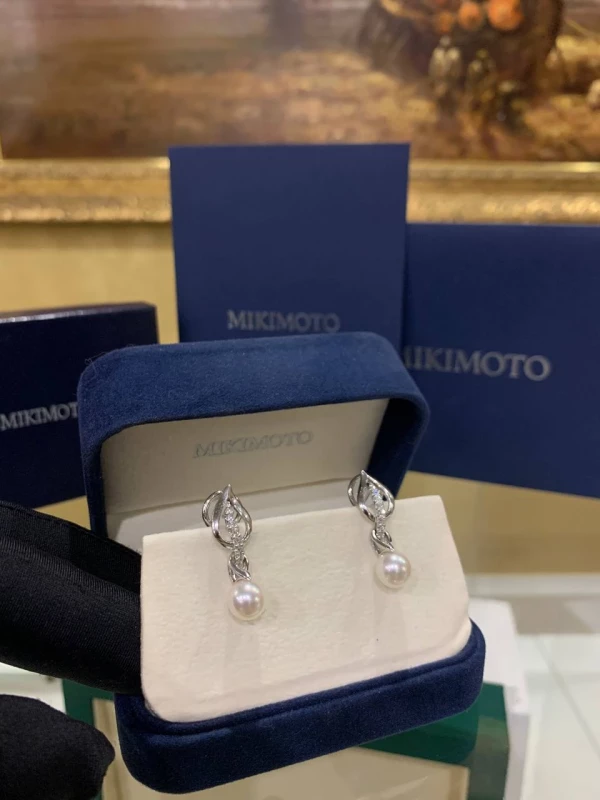 Mikimoto LAUREL AKOYA PEARL AND DIAMONDS EARRINGS MEA 10128 ADXW 5