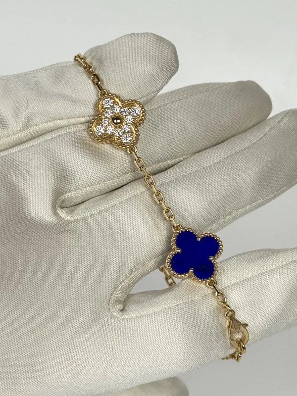 Van Cleef & Arpels. VINTAGE ALHAMBRA PARIS BRACELET (LIMITED) VCARP2LN00 4