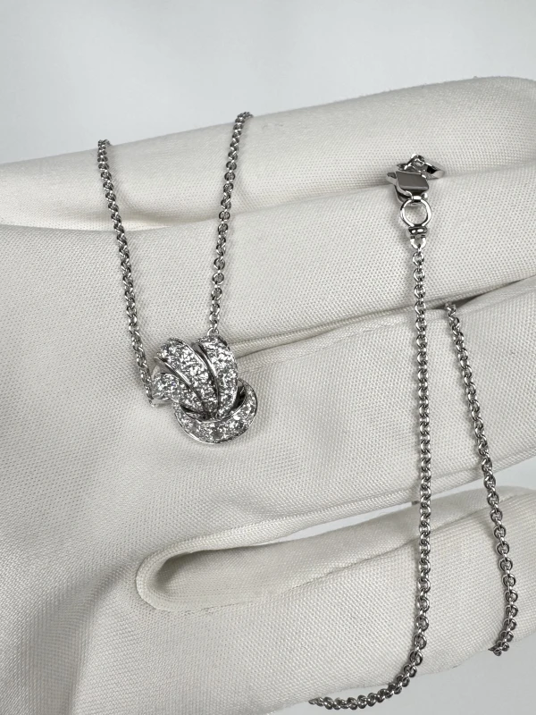 Graff TILDA’S BOW PAVÉ DIAMOND PENDANT RGP623 4