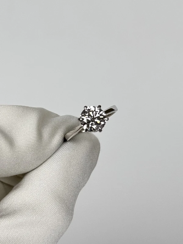 СЕРЬГИ NO NAME NN2.01H/VVS1 ROUND DIAMOND 2.01 CT H/VVS1 RING (GIA) NN2.01H/VVS1 3