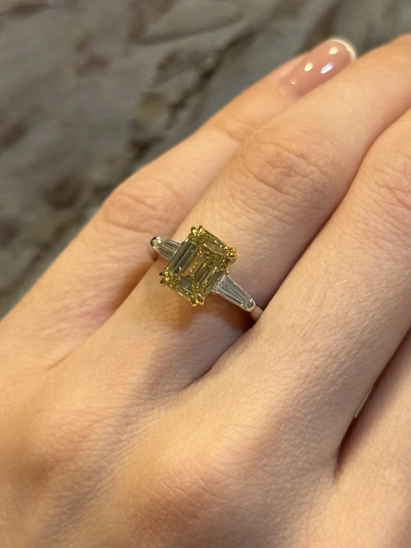 No name EMERALD DIAMOND 3.00 CT FANCY BROWNISH YELLOW/VS2 RING (GIA) nn3.00 FBY/VS2 4