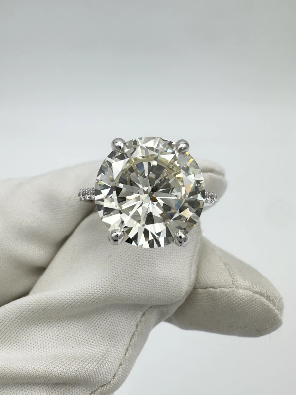 Earrings without a brand ROUND DIAMOND 7.16CT N/VS1 RING (SIZE 53) 7.16 CT N/VS1 2