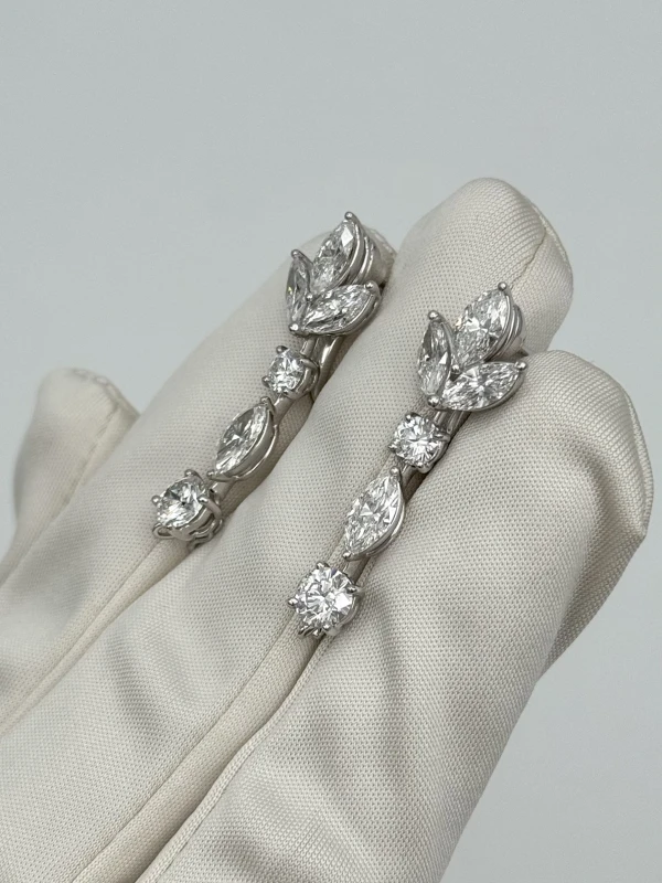 GRAFF DIAMONDS 5.63 CT EARRINGS TOPS RGE 5.63 CT 4