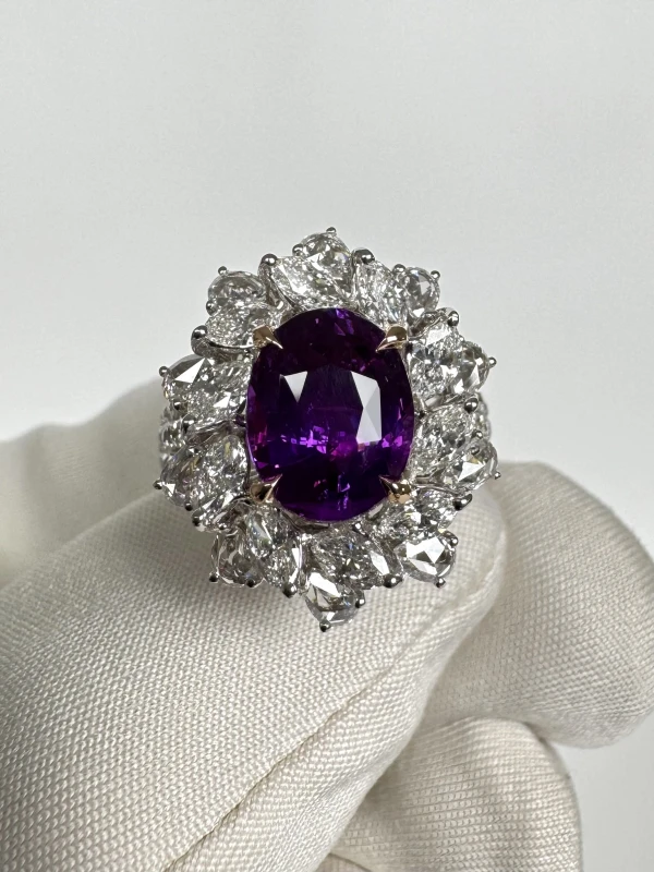 No name OVAL LAVENDER SAPPHIRE 4.01 CT RING (GUILD) 4.01 ct Lavender 2