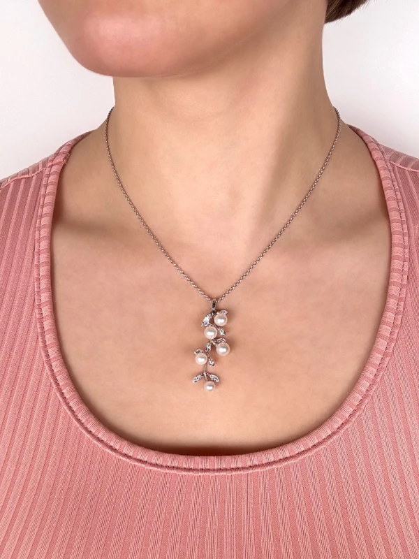 Мikimoto  White Gold Akoya Pearl & Diamond Floral Pendant Mikimoto5-6.5 2