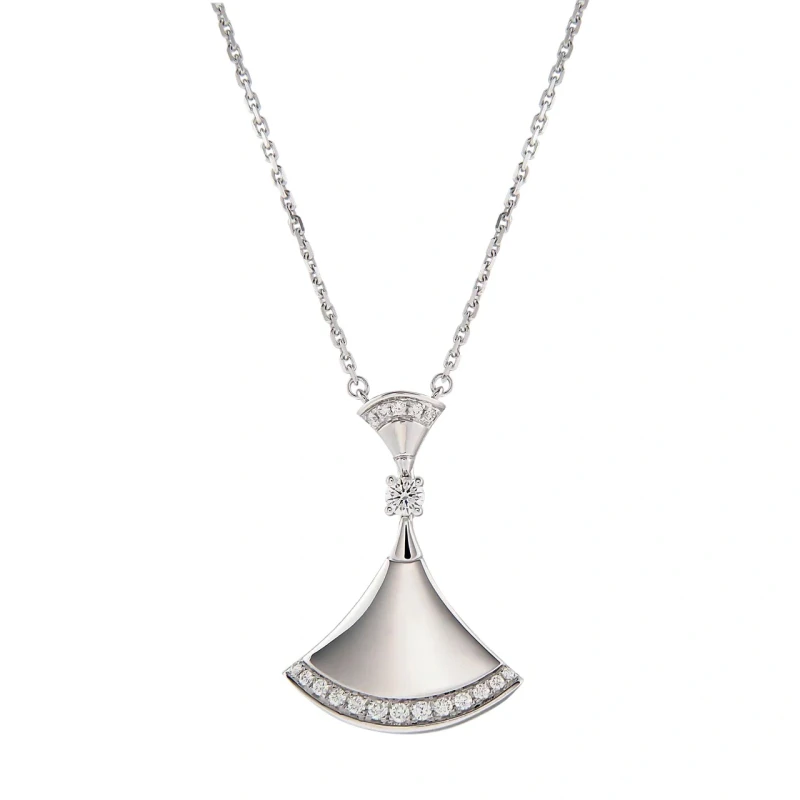 DIVA'S DREAM NECKLACE