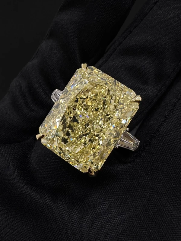 Earrings without a brand Yellow Diamond 37.02 CT Fancy Yellow/VS2 Ring 37.02 ct fancy ellow 5