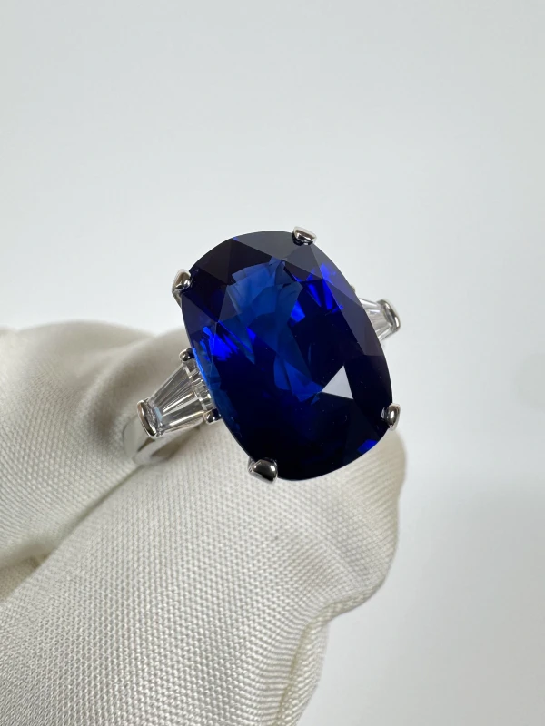 DeRosa CUSHION SAPPHIRE 7.06 CT "ROYAL BLUE" RING (SRI LANKA) (GRS) R896035 3