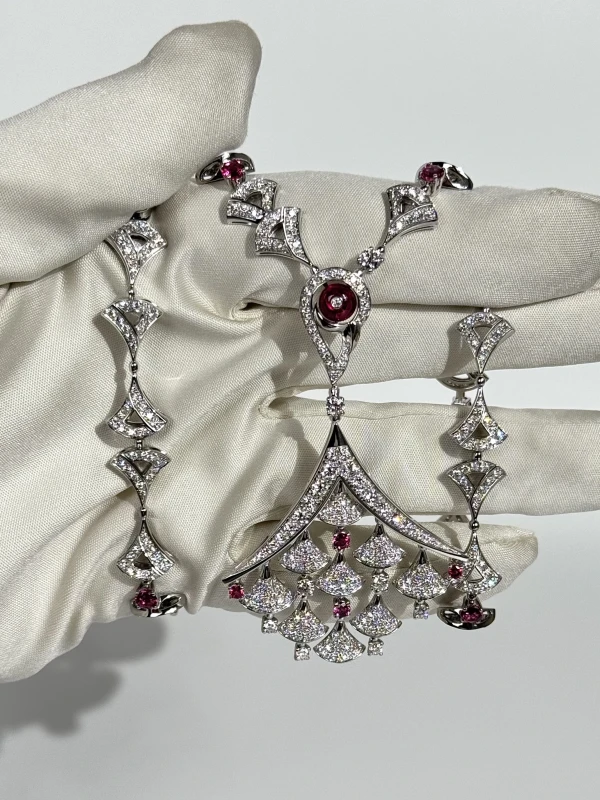 Bvlgari DIVA'S DREAM NECKLACE 354080 4