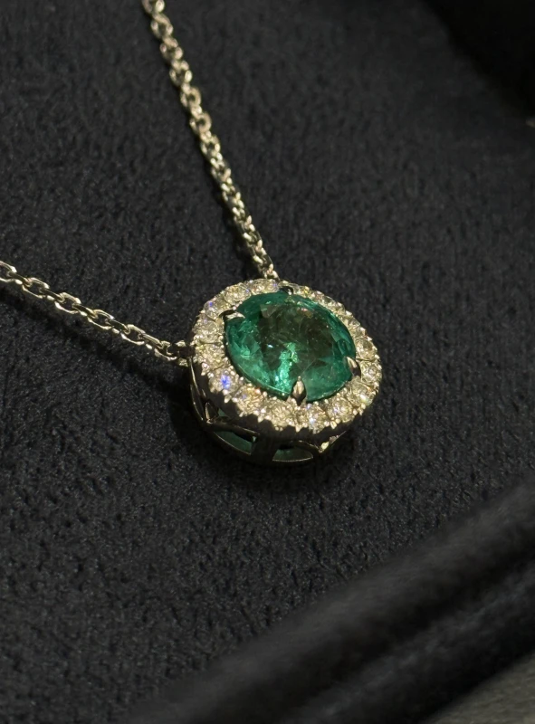 DeRosa WHITE GOLD EMERALD AND DIAMONDS PENDANT N414230 3